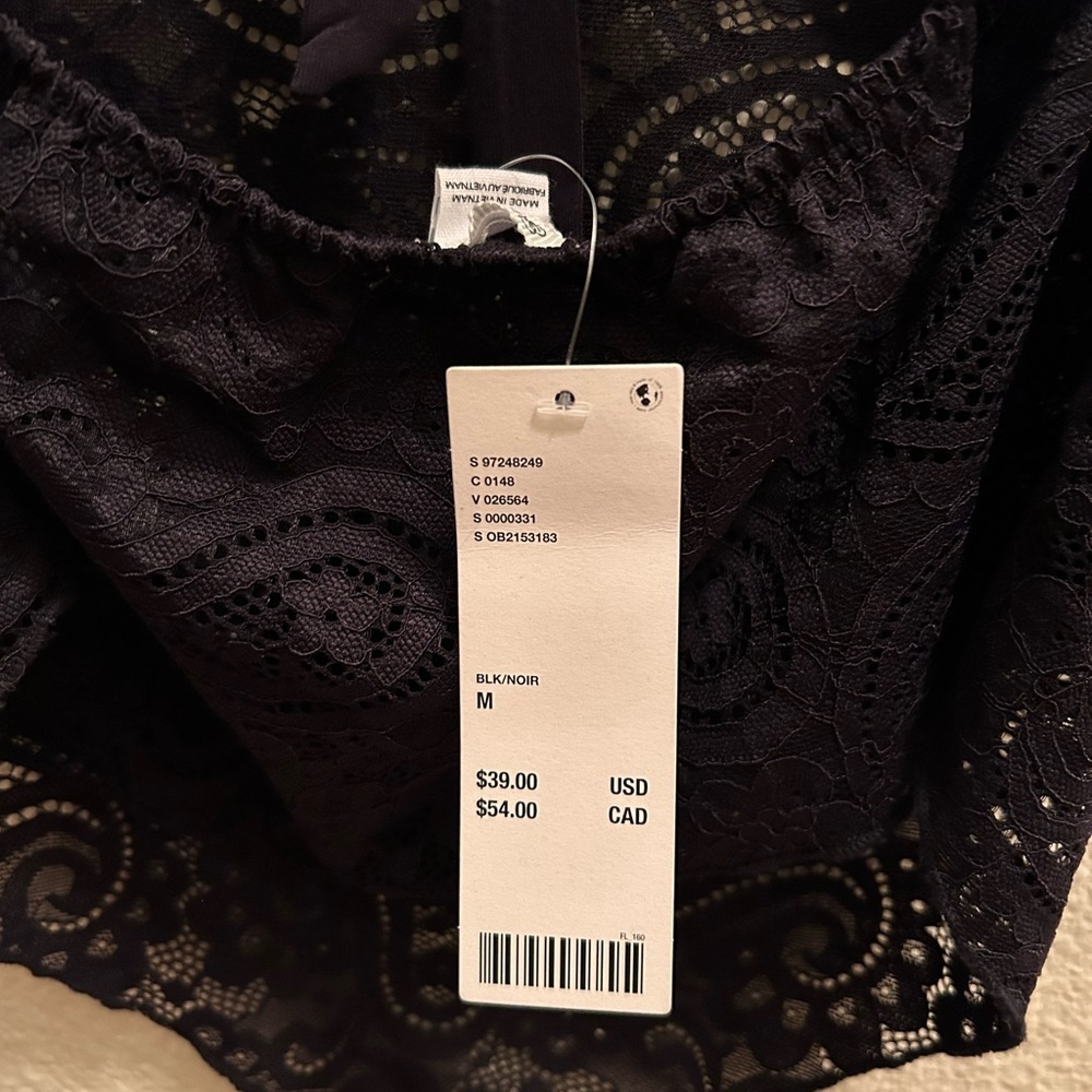 UO Natasha Plunging Paisley Lace Halter Top Size M - Picture 6 of 6